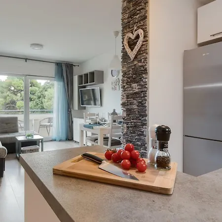 Modern Near City Centre And The Beach *