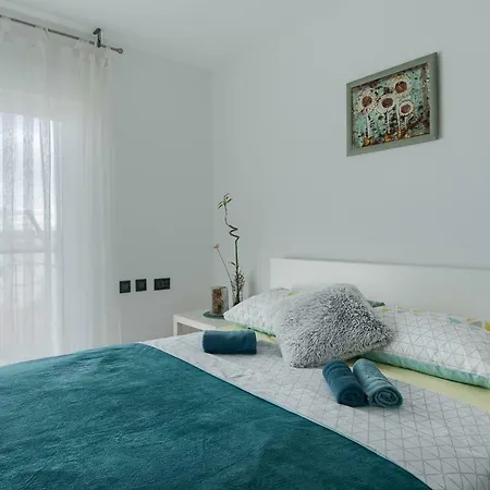 Modern Near City Centre And The Beach *